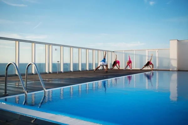 Promenada-Gwiazd-28-basen-1